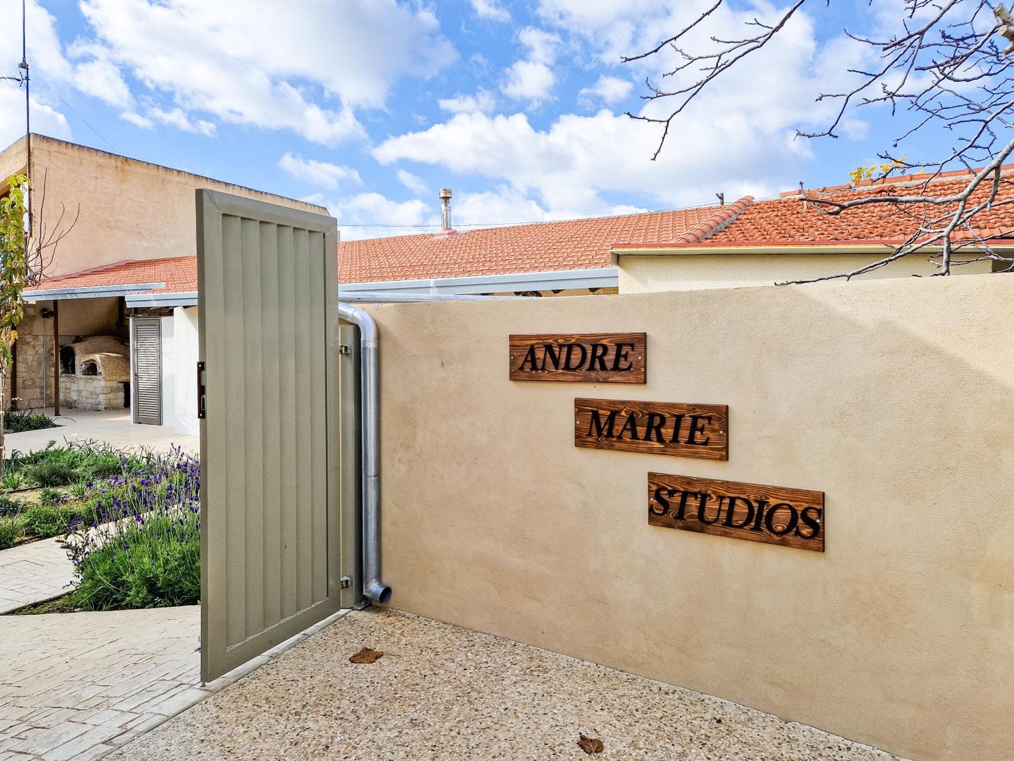 Apartmán Sanders Andre Marie Vasa Kilaniou Exteriér fotografie